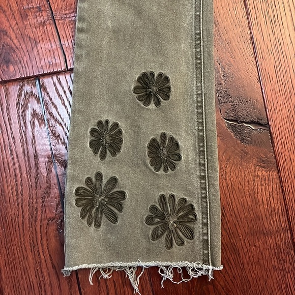 Desigual crop flare embroidered jeans - Picture 4 of 8